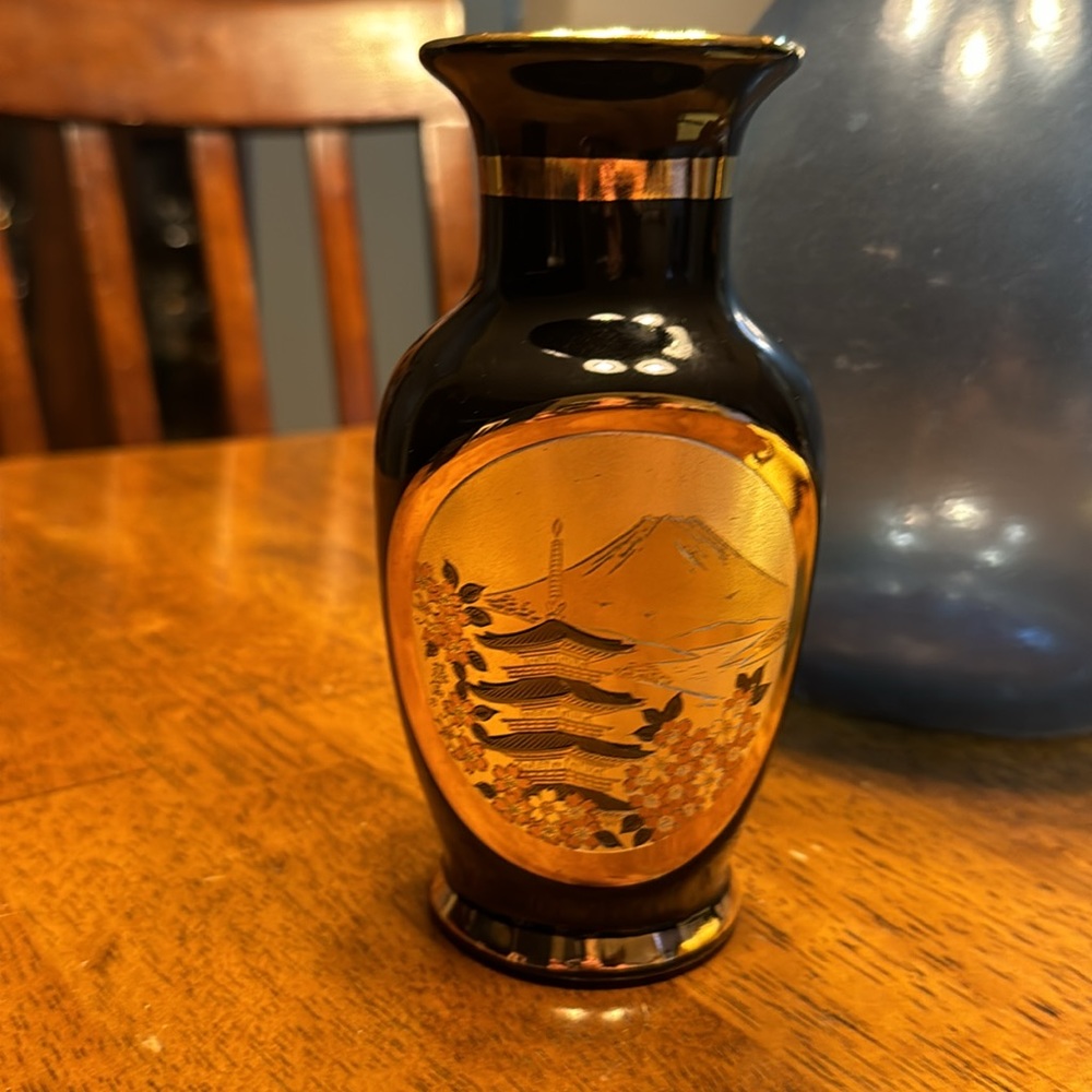 Chokin fine porcelain vase
